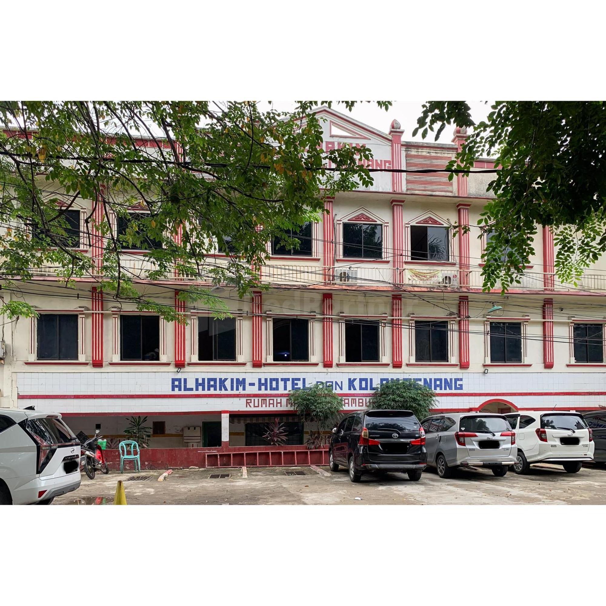 Hotel Al Hakim Syariah Redpartner Bekasi Exterior foto